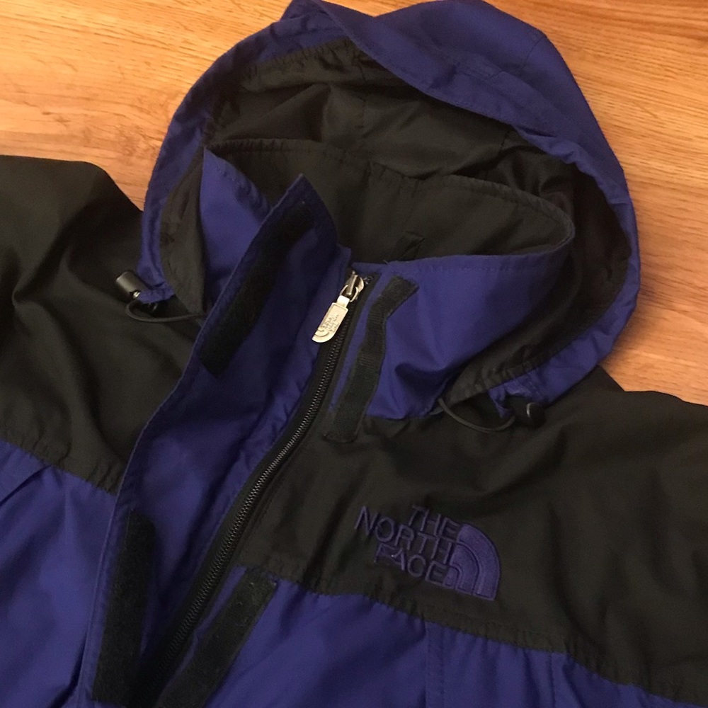 The North Face Rain Jacket - Throwback - image 6